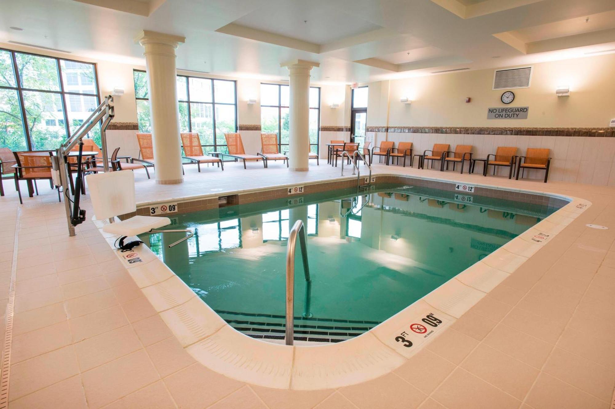 Courtyard By Marriott Cincinnati Midtown/Rookwood Dış mekan fotoğraf