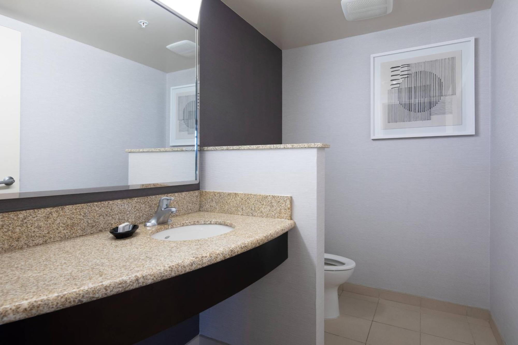 Courtyard By Marriott Cincinnati Midtown/Rookwood Dış mekan fotoğraf